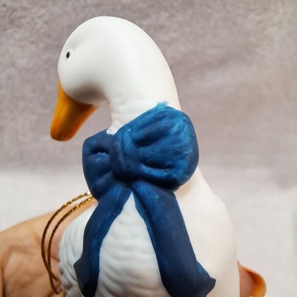 Vintage Geese Pair Porcelain Ornament Christmas Tree Blue Bows 80s Countrycore - Picture 6 of 7